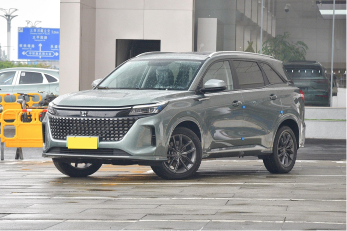 同样为插混SUV；续航更长、空间更大的蓝电E5不比启辰大V DD-i香吗？